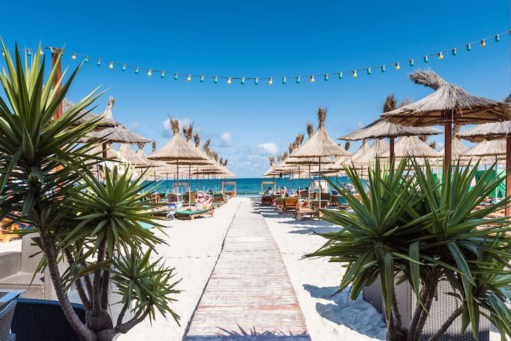 Sea View ❤️ Beachfront 3-Bedroom Vacation Home