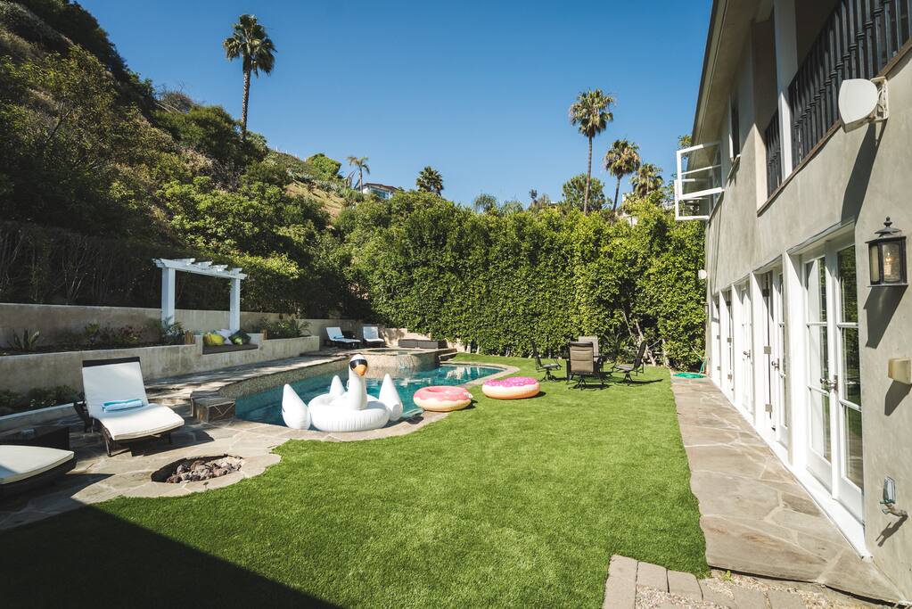 Top 100 Airbnb Rentals 2017 in West Hollywood, California