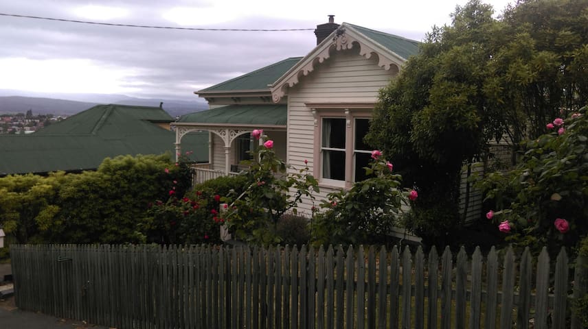 Atop Zig Zag & WiFi - Duck Room 3, walk to Gorge