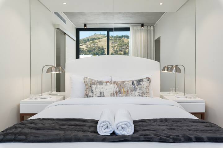 Luxury Living | Panoramic Mountain Views gallery image 5