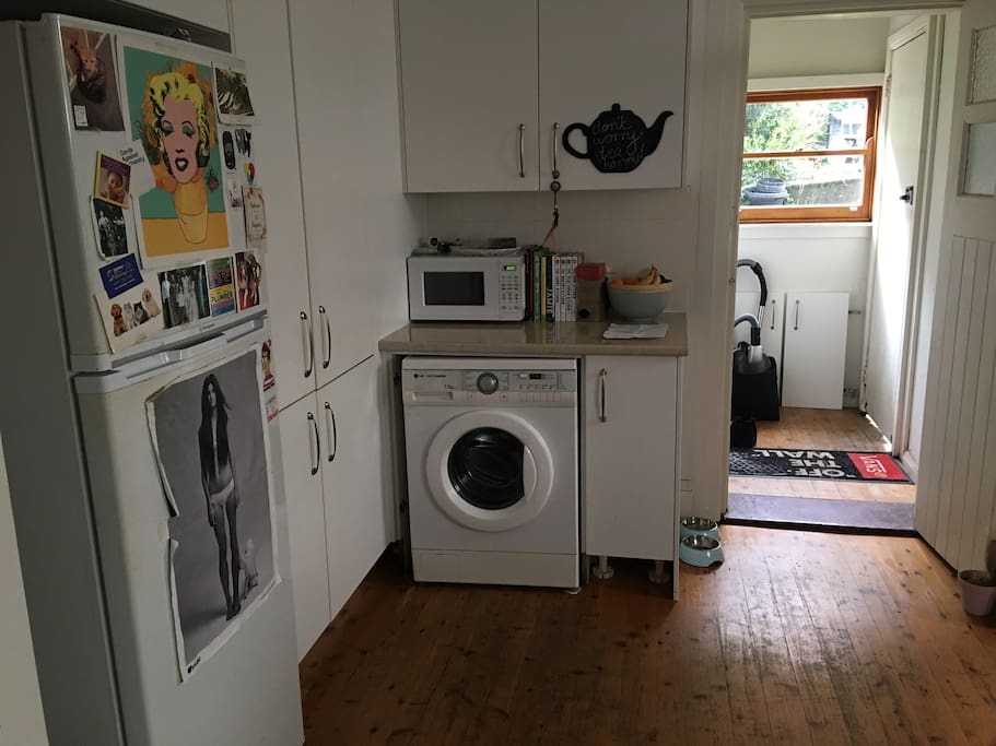 kitchen/ washing machine