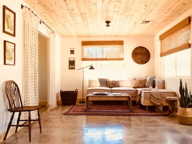 JOSHUA TREE MOJAVE MOON CASITA