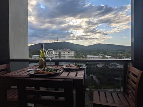 Successful Airbnb property: Top floor, Braddon apt - amazing views & carpark in Braddon