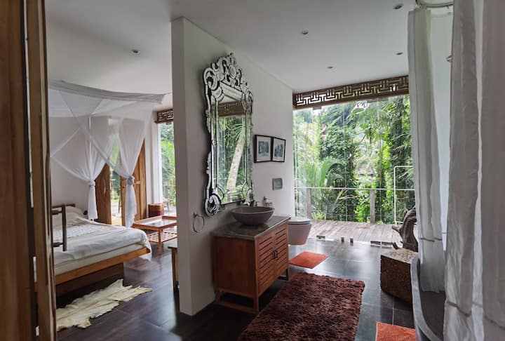 Hlavná spálňa a kúpeľňa 