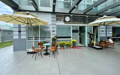 Sweet  Luxury Condo 2 /Pool/ 5 Beds/Near Airport