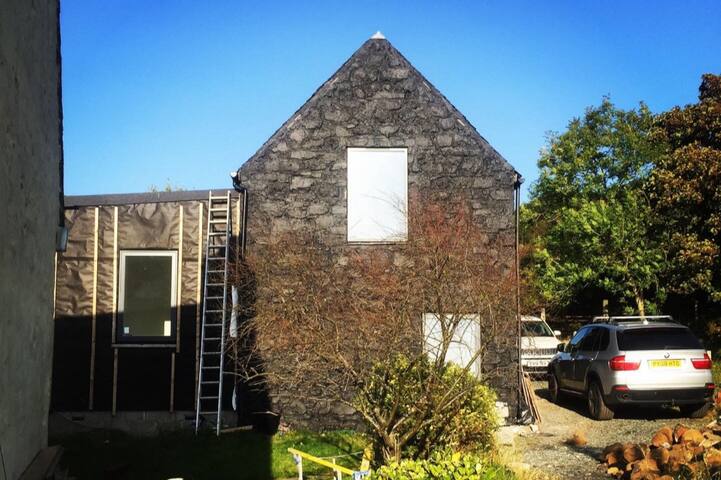 New Conversion Overlooking The Sea And Mull Cottages For Rent In