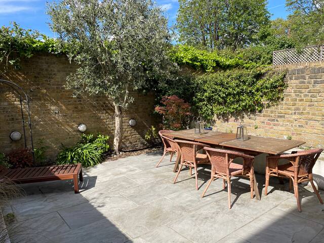 Stunning townhouse in the heart of Wandsworth gallery image 3