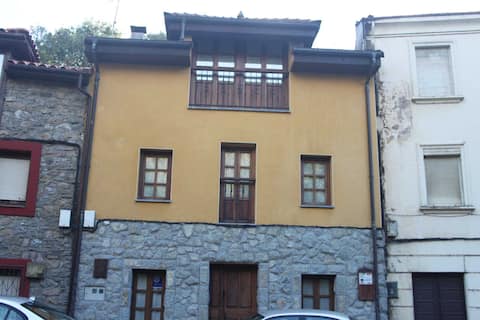 Country house at the foot of the Senda del Oso