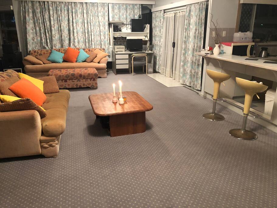 BIG lounge
