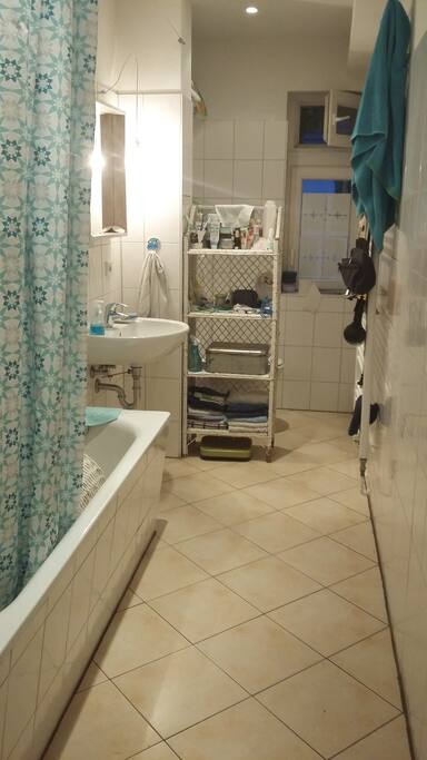 * das Bad
* bathroom