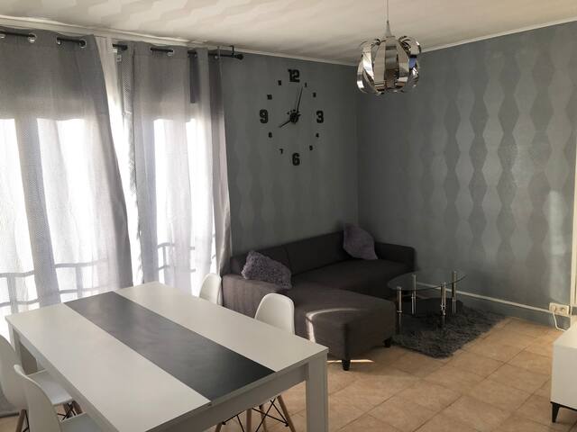 Chambre privative avec verrou chez l’habitant