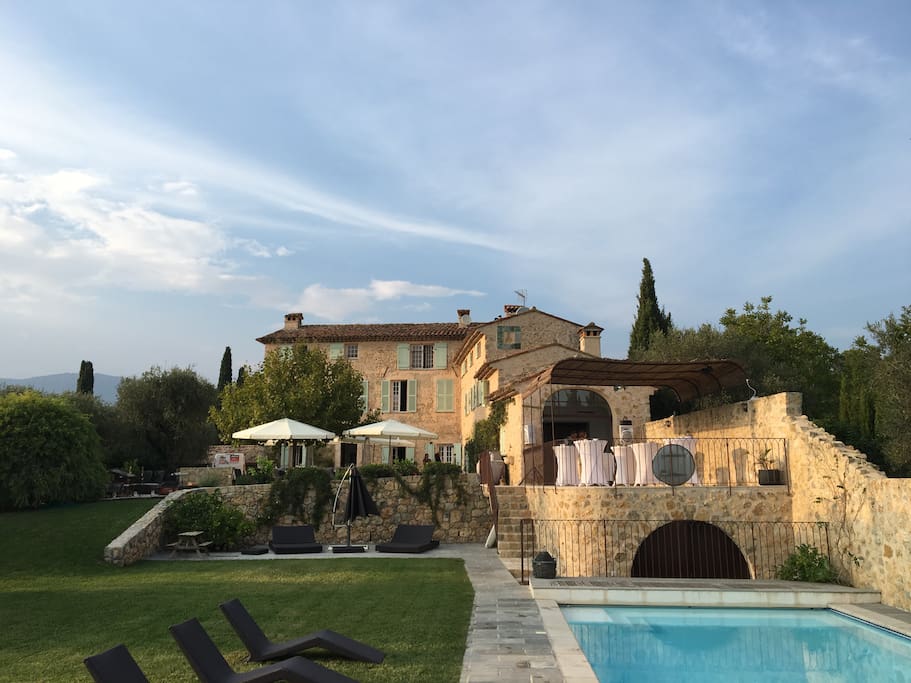 Venue for parties and corporate events.