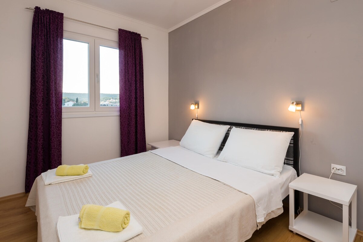 Първа спалня
