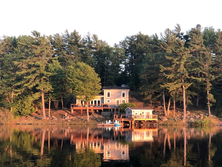 Twelve Mile Bay on Bay Family Cottage Cottages for Rent in