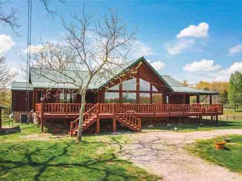 Country Log Home Paradise Ranch