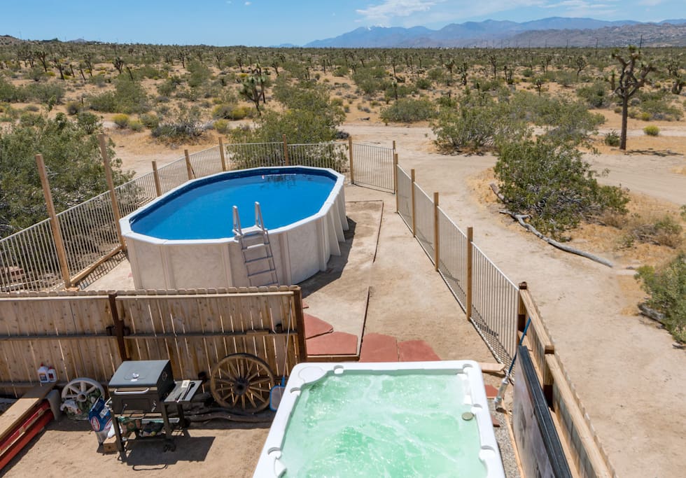 Private Pool and Jacuzzi with View of Yucca Lights
