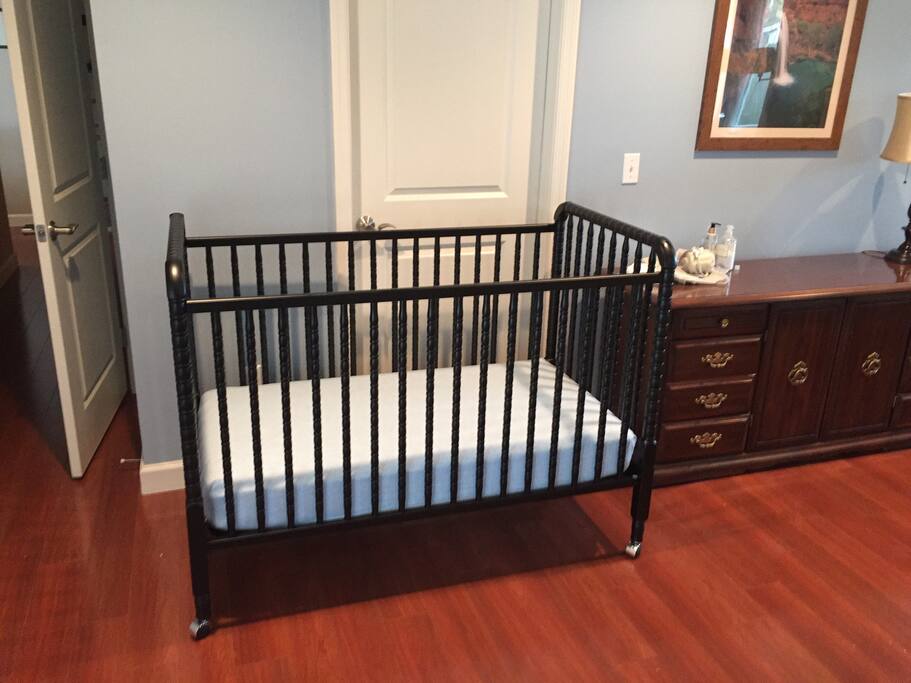 Baby crib