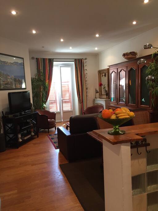 Séjour avec balcon, plein sud