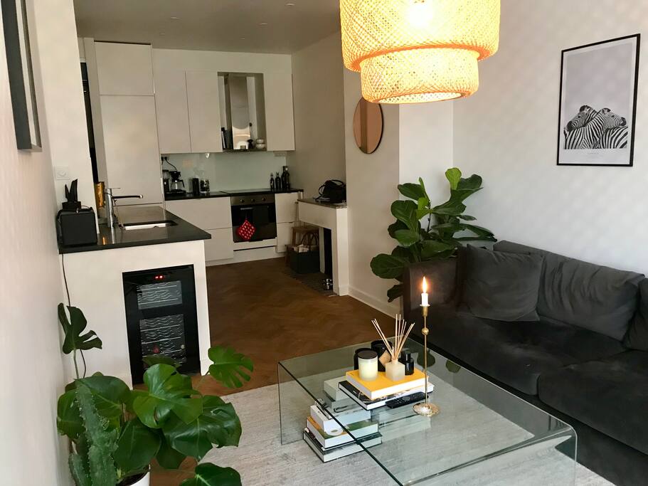 Living room/ kitchen