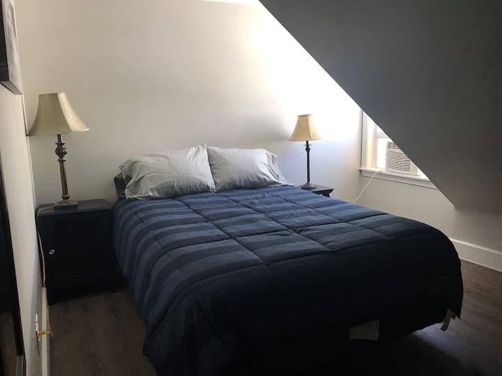 Bedroom 3 with queen size bed.  