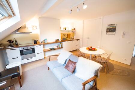 ☼ AmAzInG ViNTAGE Duplex ♥CHATELAIN♥ ⚡UPto4Guests