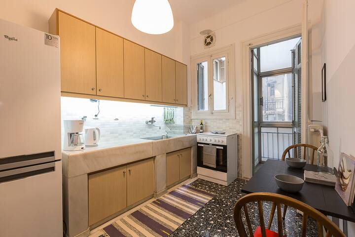 #FLH – Authentic Retro Flat in CityCenter gallery image 4