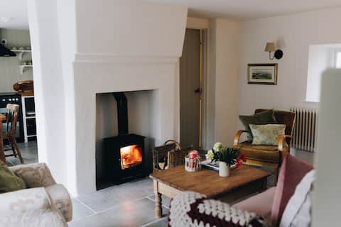 Top performing Airbnb: Workers Cottage 1685 The Causeway Coast N Ireland in Bann