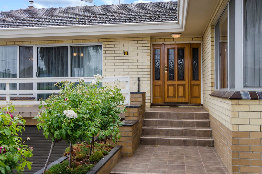9 Fairlie Street - Street View