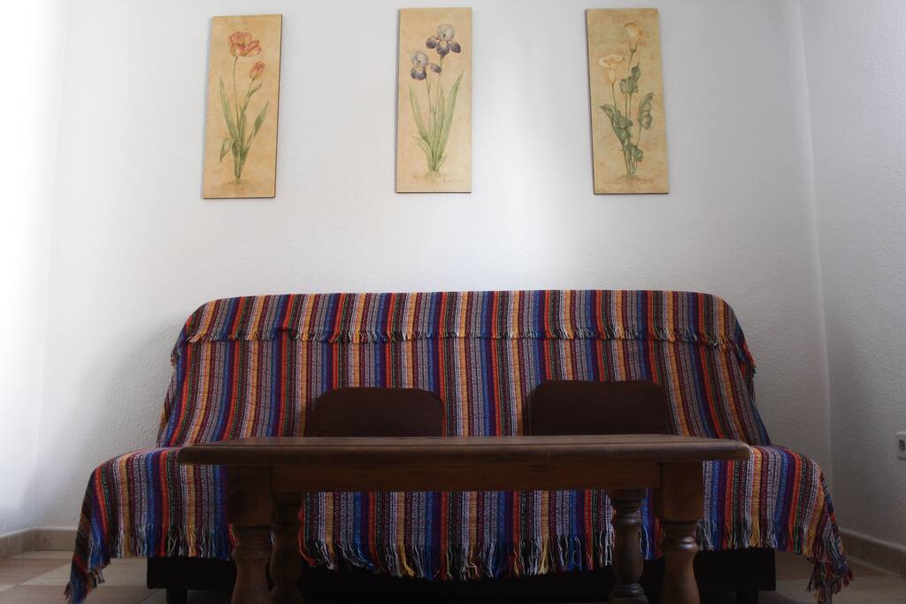 SOFA, ADAPTABLE A CAMA