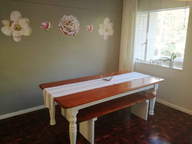 Tranquility in the city gallery image 4