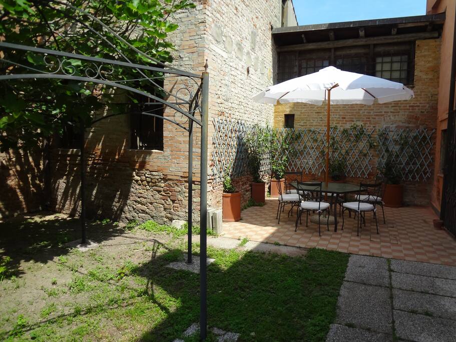 The breakfast corner outside the kitchen... and then you can enjoy walking around Venice.