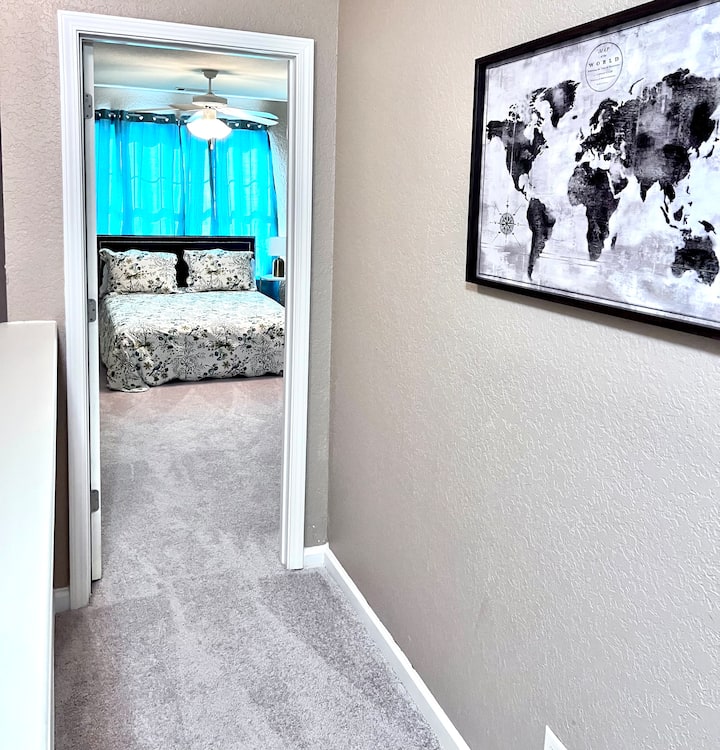 Hlavná spálňa s manželskou posteľou Queen