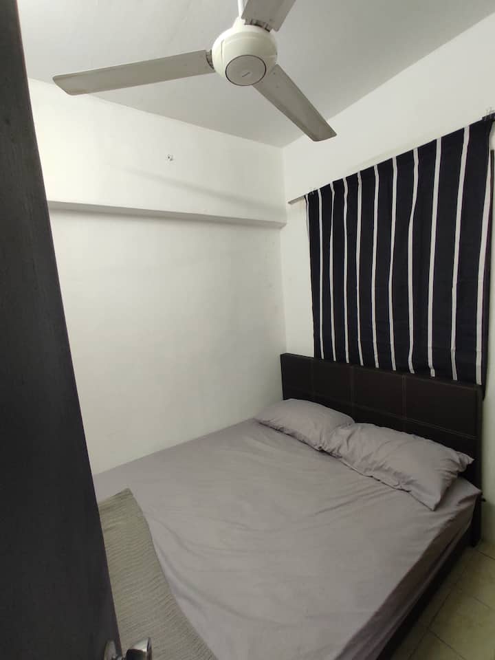 Tercer dormitorio (sin aire acondicionado, solo ventilador de techo).