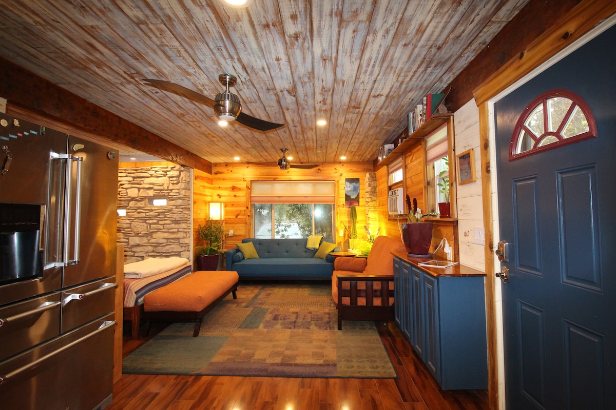 Successful Airbnb property: The Modern Farmhouse Studio < 5Mi dwntwn/airprt in Parker Lane