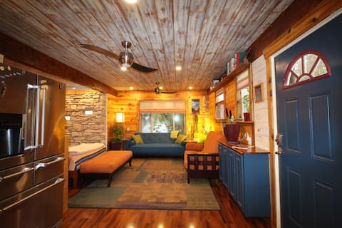 Successful Airbnb property: The Modern Farmhouse Studio < 5Mi dwntwn/airprt in Parker Lane
