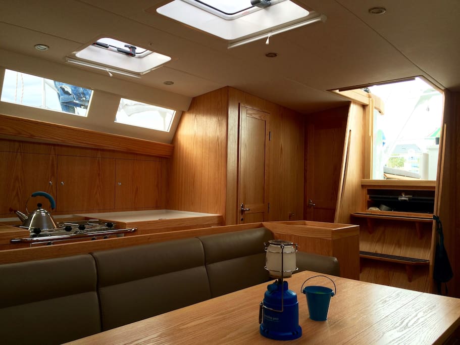 saloon