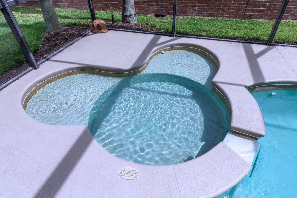 The Mickey Mouse wading pool is the perfect place for the children to splash around, or for the adults to relax in at the end of an action-packed day.