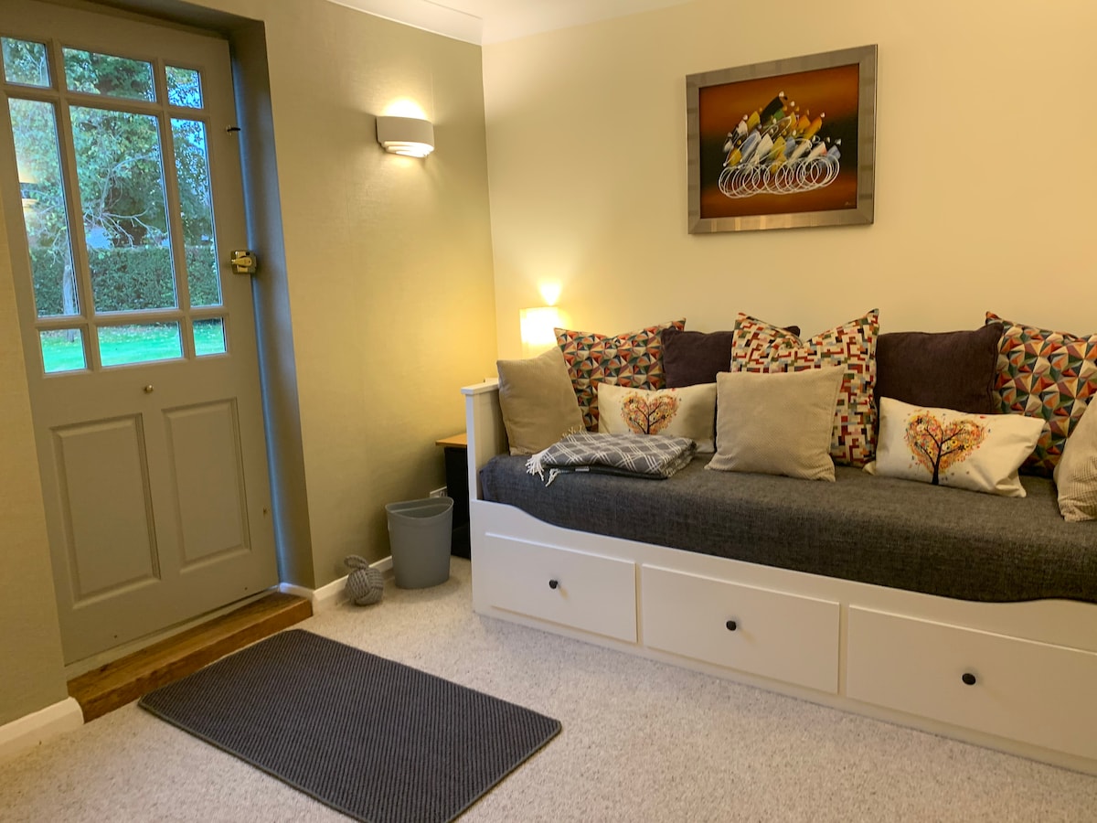 Successful Airbnb property: "Kotimme"  Annexe in beautiful area near Thames in Oxfordshire