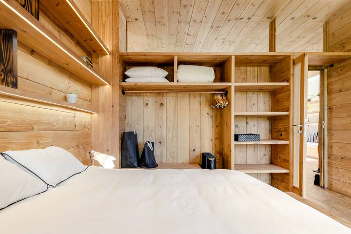 Eco-conscious Hemp House with City and Mountain Views gallery image 5