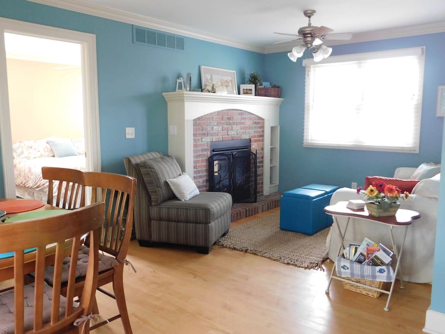 Main Floor Master Suite off Open Concept Living/Dining/Kitchen