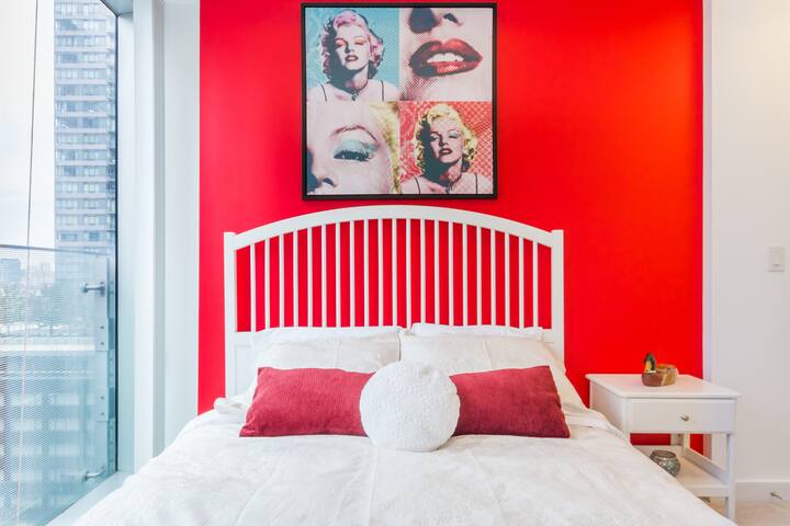 Toronto Downtown Luxury Condo with Large Patio gallery image 4