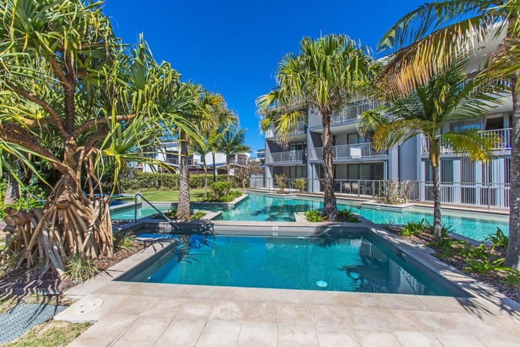 Kids pool and heated spa tub