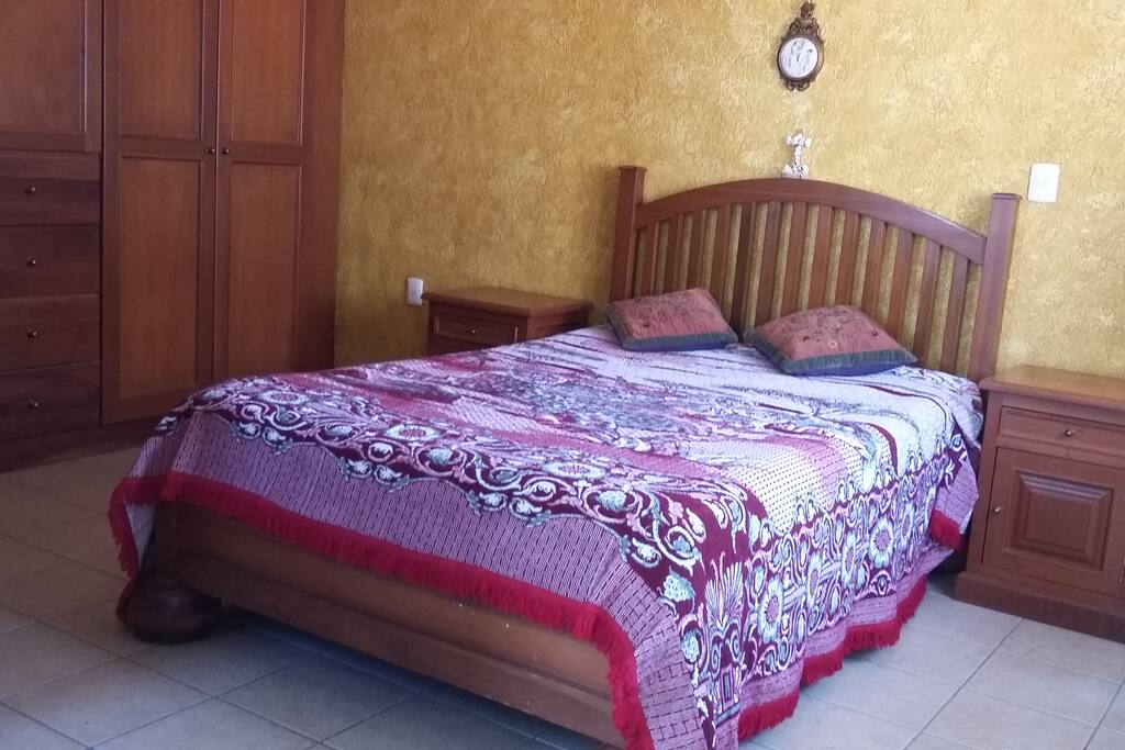Cama matrimonial