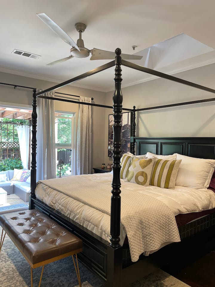 ოსტატი აღმოსავლეთ მეფესთან ერთად არის მშვიდი ოაზისი