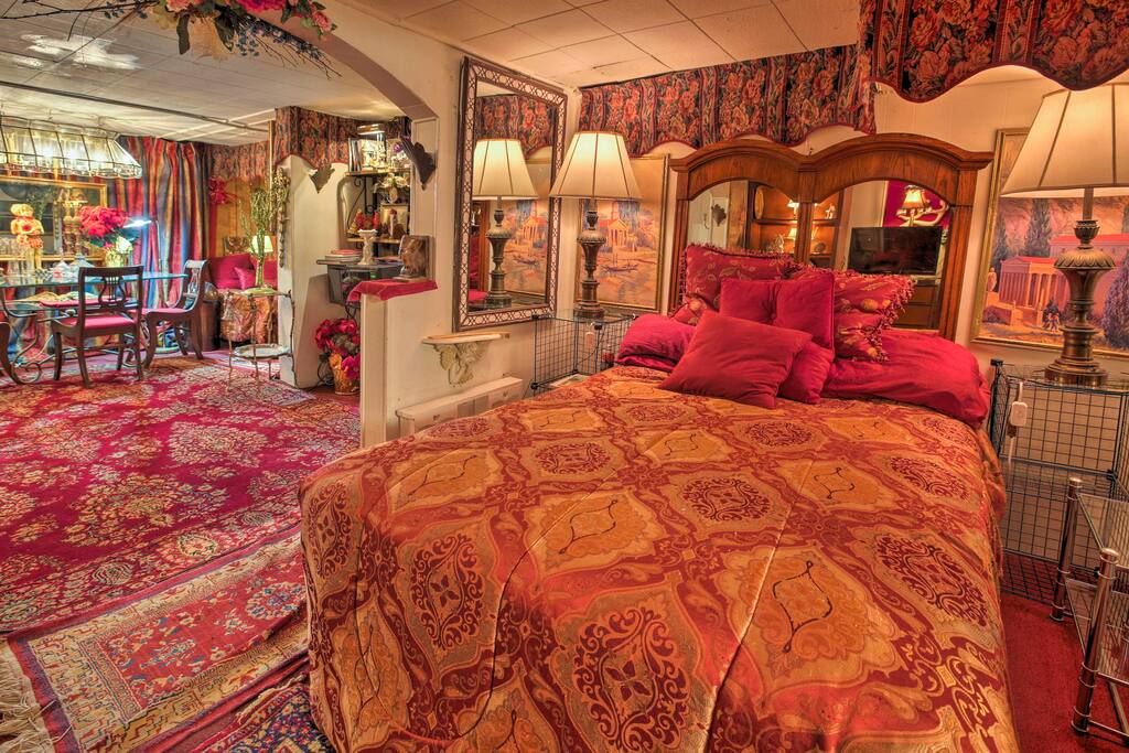Enjoy the comfortable home furnishings.