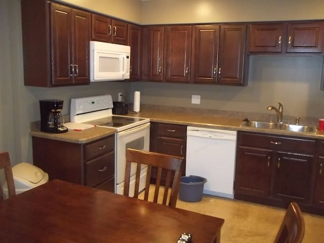 Suite Hideaway - secluded one bedroom apartment
