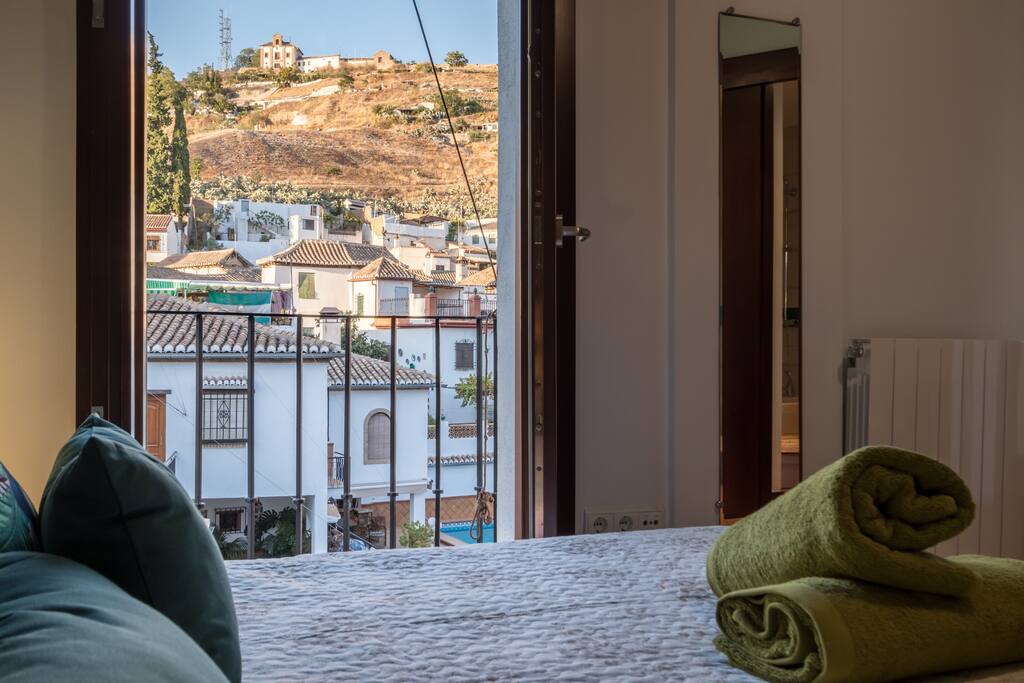 Suite-2 con vistas a las cuevas del sacromonte