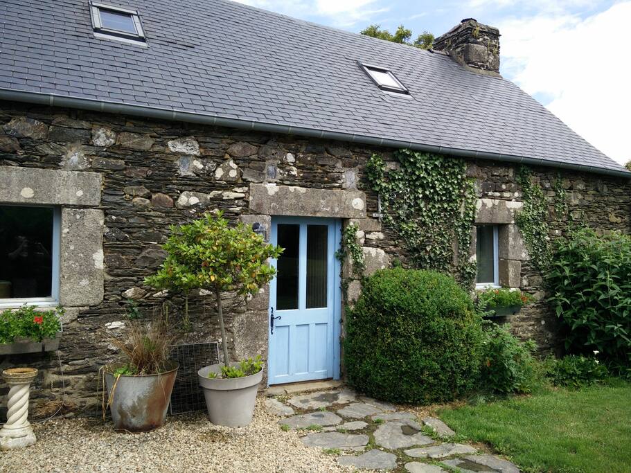 Cottage in the countryside with private garden.