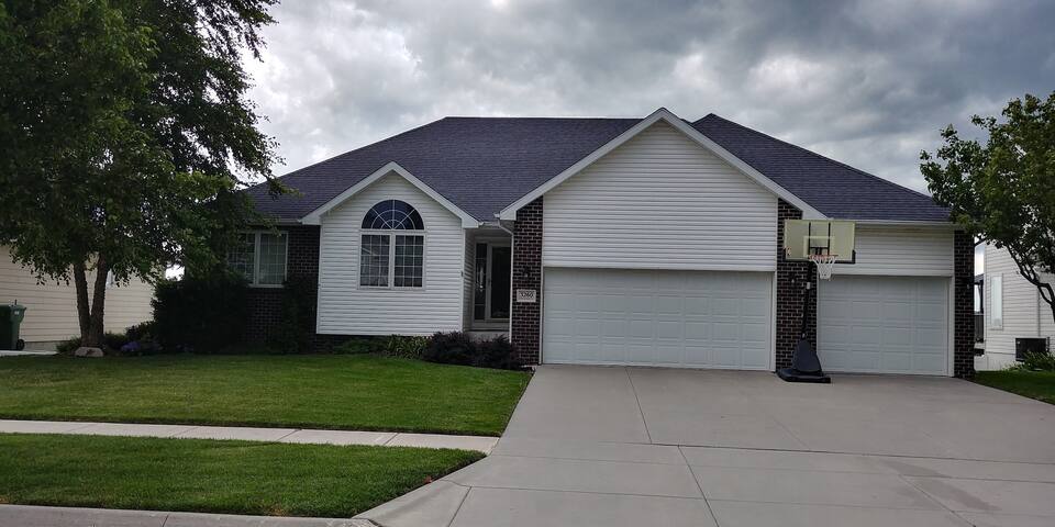Beautiful 5BR home in a great location