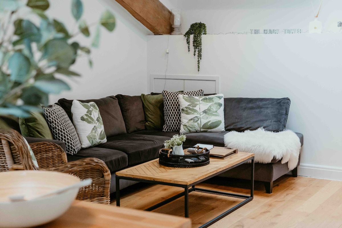 Top Airbnb: The Clock Tower Stow, Unique Cotswold retreat in Stow On The Wold